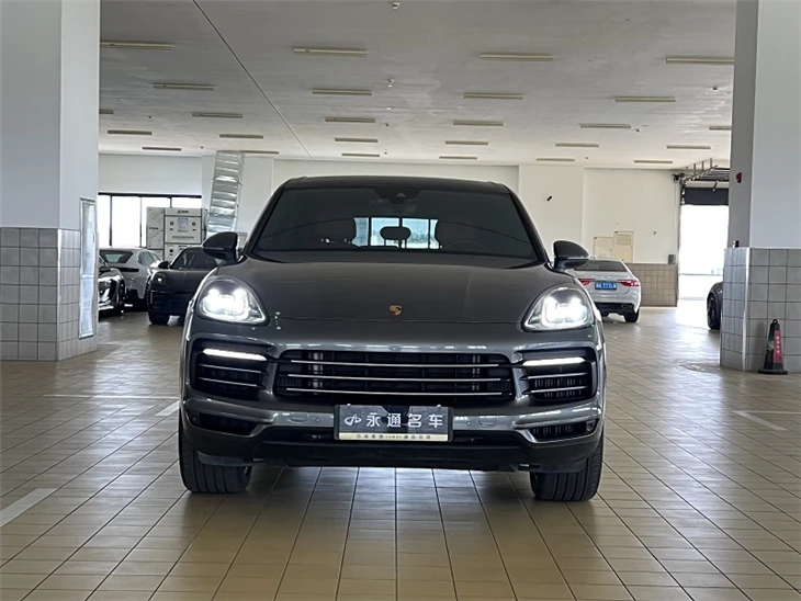 2021 Porsche Cayenne E-Hybrid 2